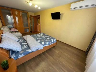 на Грибоедова 9 - 2