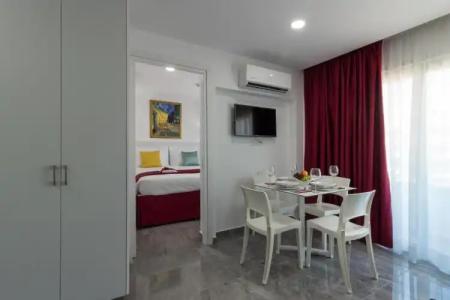 Art & Wine Studios and Apts - 127