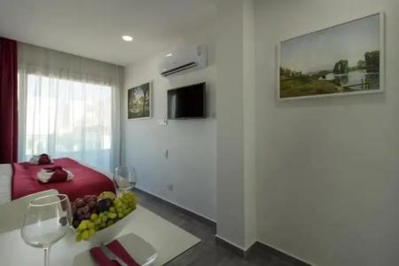 Art & Wine Studios and Apts - 155