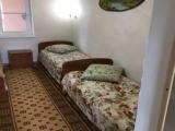 Трехместный номер с ванной комнатой