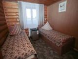 Двухместный номер с 2 отдельными кроватями и собственной ванной комнатой