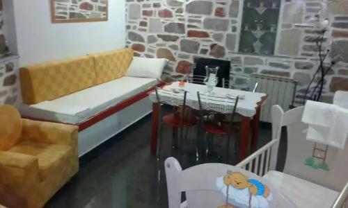 Akadia Syros - 17