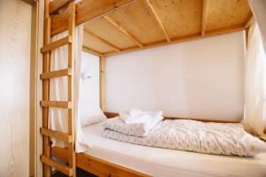 Ферма «Skorrahestar», Нескёйпстадюр