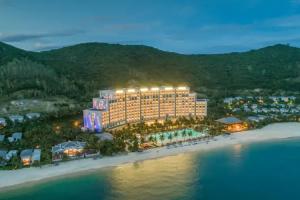 Vinpearl Resort & Spa Nha Trang Bay, Нячанг