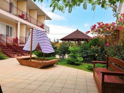 Уютный дворик - 0