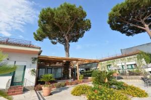 Апарт-отель «Miramare Residence», Поццуоли