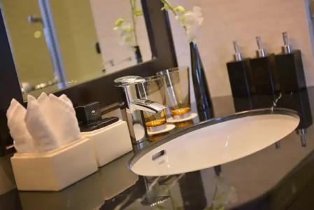 Paradise Suites - 8