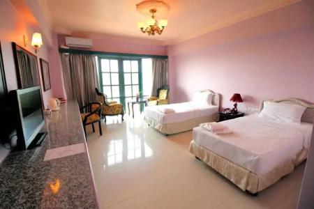 Yangon International - 36