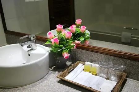 Yangon International - 52