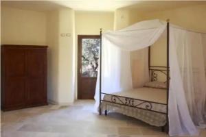 Ферма «Albergo Santa Maria Del Morige Relais», Галатоне