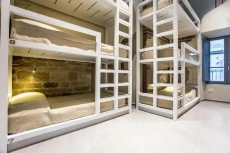 Little Italy Boutique Hostel - 4