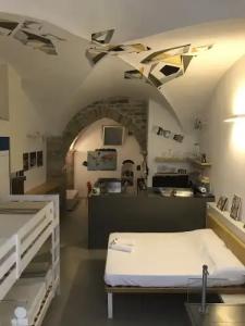 Little Italy Boutique Hostel - 43