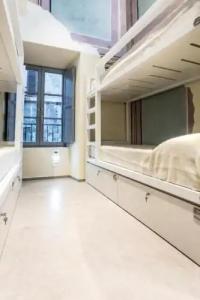 Little Italy Boutique Hostel - 23