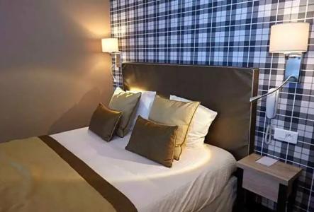 Best Western Le Cheval Blanc -Centre- Vieux Port - 49