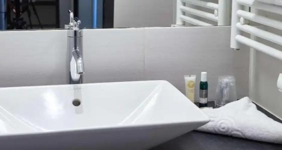 Best Western Le Cheval Blanc -Centre- Vieux Port - 75