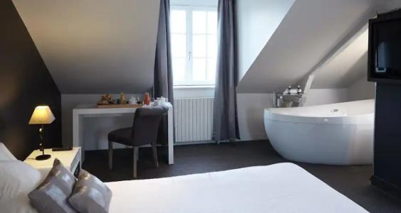 Best Western Le Cheval Blanc -Centre- Vieux Port - 160