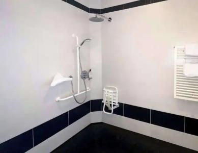 Best Western Le Cheval Blanc -Centre- Vieux Port - 89