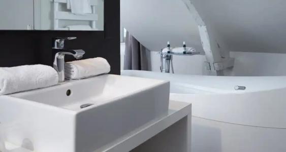 Best Western Le Cheval Blanc -Centre- Vieux Port - 162