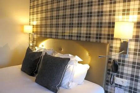 Best Western Le Cheval Blanc -Centre- Vieux Port - 47