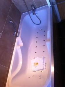 Best Western Le Cheval Blanc -Centre- Vieux Port - 16