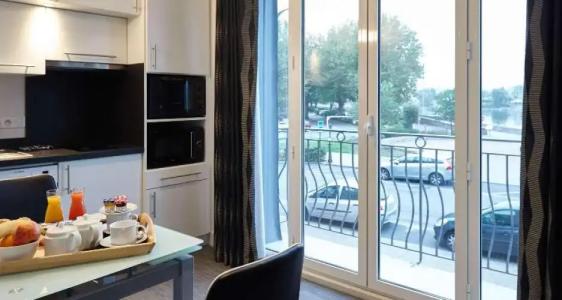 Best Western Le Cheval Blanc -Centre- Vieux Port - 78
