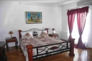 Hotel «Oazza», Плевля