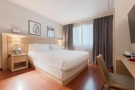 Suites Plaza & Wellness - 51