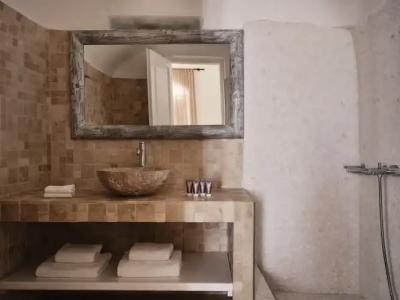 San Antonio - Small Luxurys of the World - 34