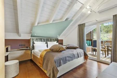 Romantik Landschloss Fasanerie - 52