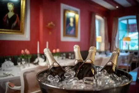 Romantik Landschloss Fasanerie - 13