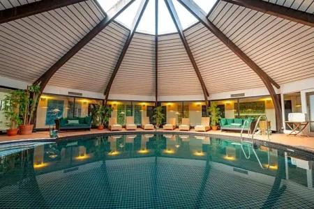 Romantik Landschloss Fasanerie - 17