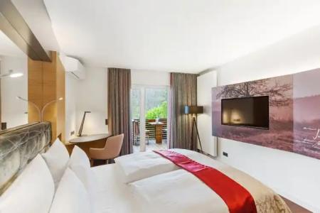 Romantik Landschloss Fasanerie - 48