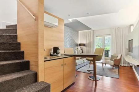 Romantik Landschloss Fasanerie - 61