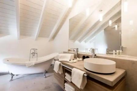 Romantik Landschloss Fasanerie - 45