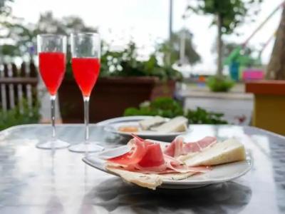 Mignon Riccione Fronte Mare - 9