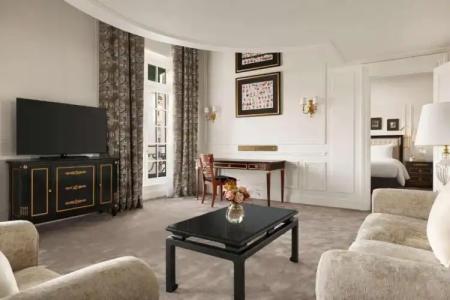 Shangri-La Paris - 62