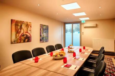 Leonardo Wolfsburg City Center - 23