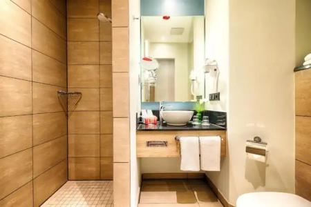 Leonardo Wolfsburg City Center - 44