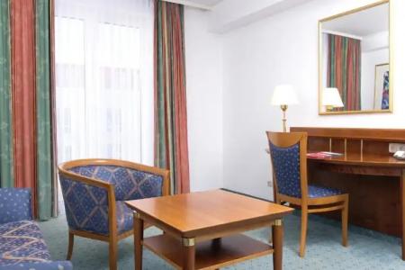 Ramada by Wyndham Weimar - 38