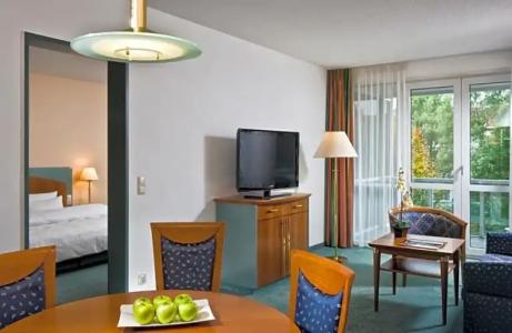 Ramada by Wyndham Weimar - 45