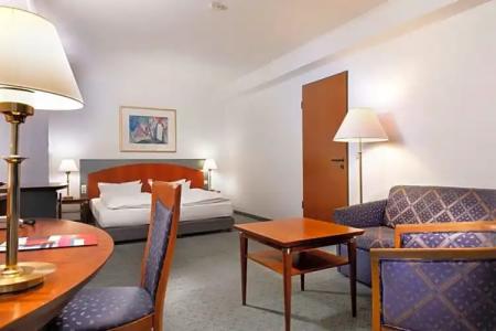 Ramada by Wyndham Weimar - 41