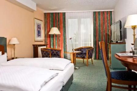 Ramada by Wyndham Weimar - 31