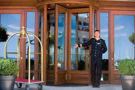 Yachthafenresidenz Hohe Düne - 0