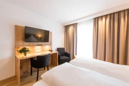 & Gasthaus Löwen - 78