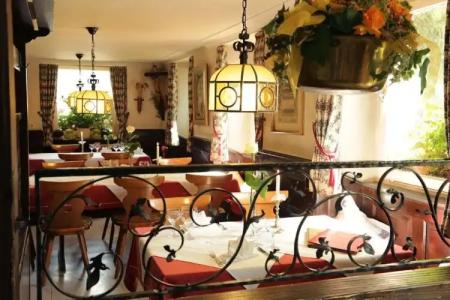 & Gasthaus Löwen - 1