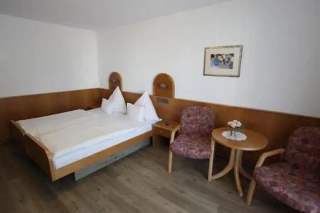 & Gasthaus Löwen - 51