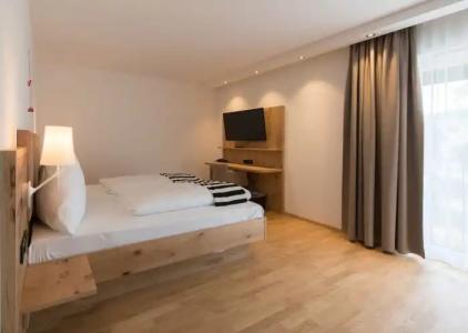 & Gasthaus Löwen - 58