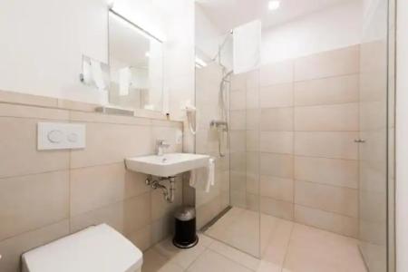 & Gasthaus Löwen - 52