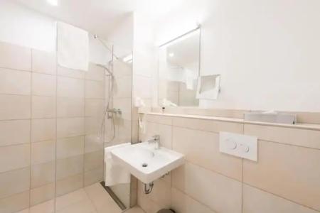 & Gasthaus Löwen - 64