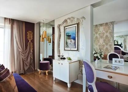 La Boutique & Suites - 63